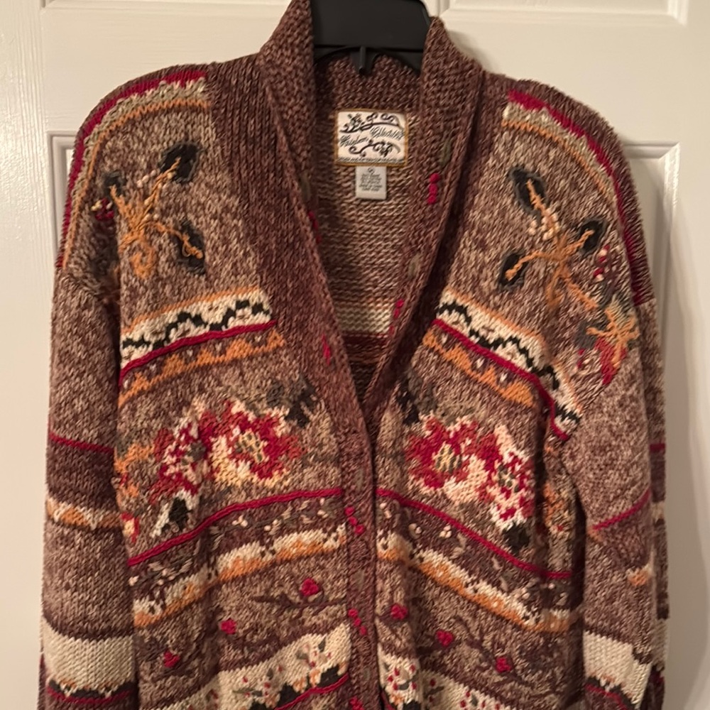 Cozy Multicolor Patterned Cardigan - image 3